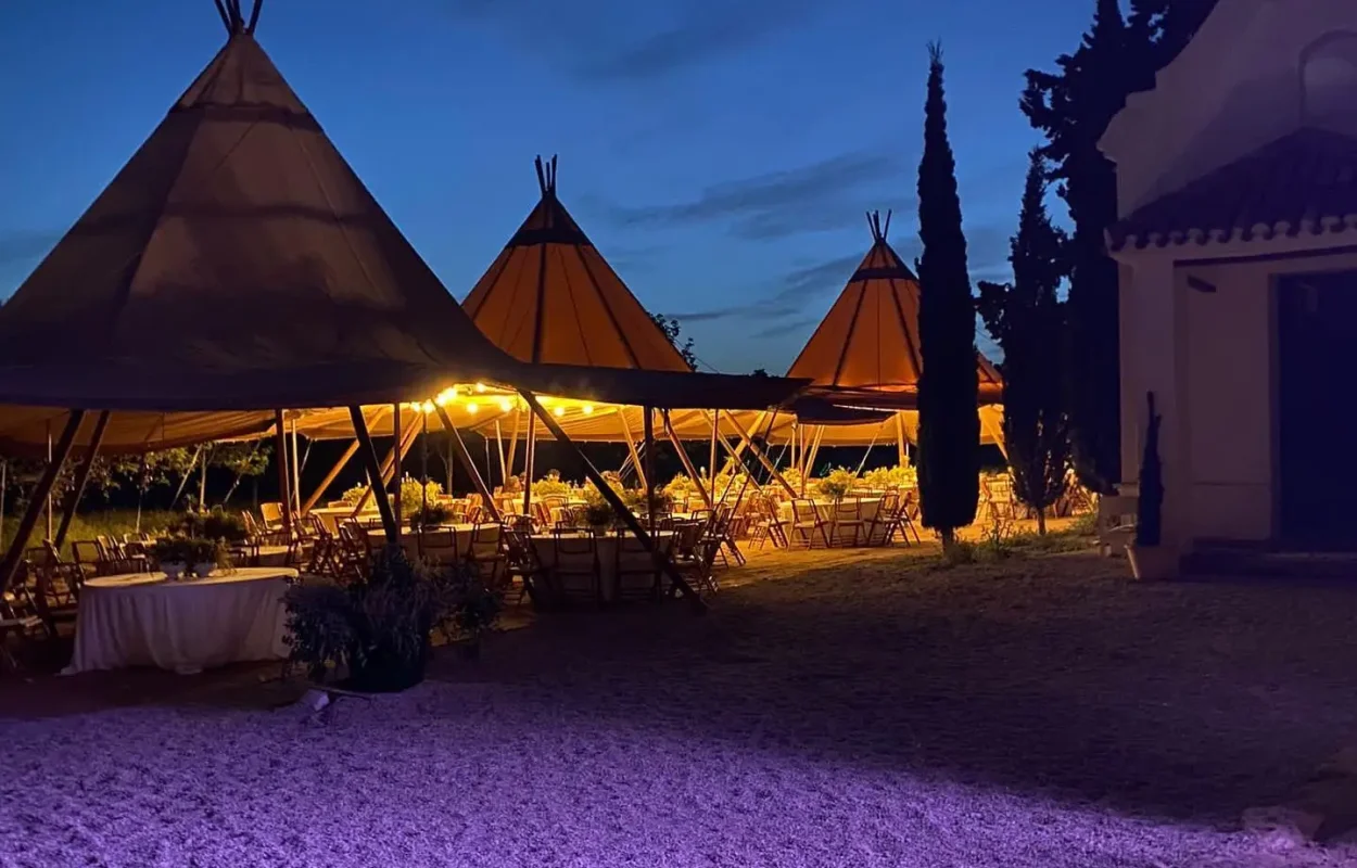 carpa-tipi-noche
